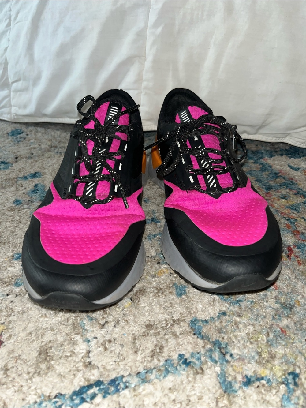 Nike Women's Black and Pink Performance Sneakers